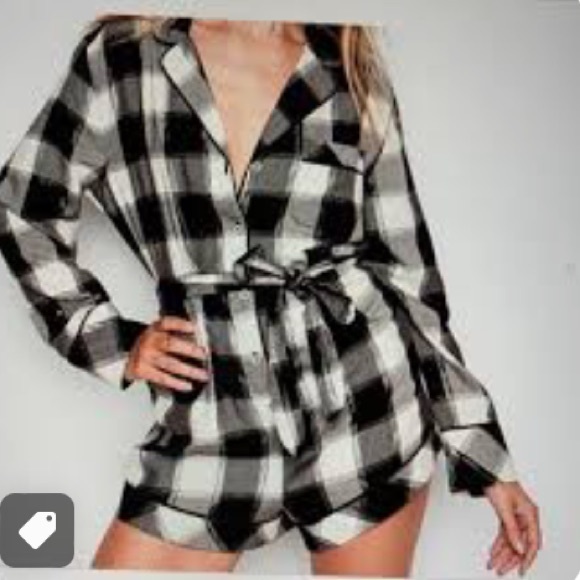 A Nice Gift 🎁 Victoria Secret Sleepwear. 2 Left. Medium Only - Picture 4 of 7